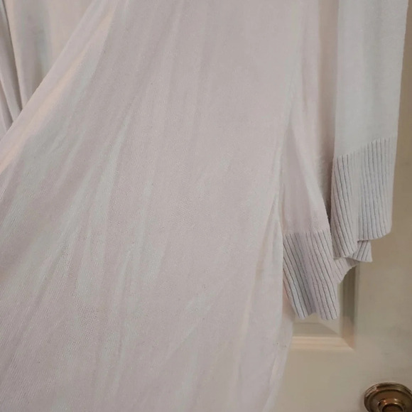 Lane Bryant White Cropped Short Sleeve Cardigan in Size 26/28 - Picture 6 of 9